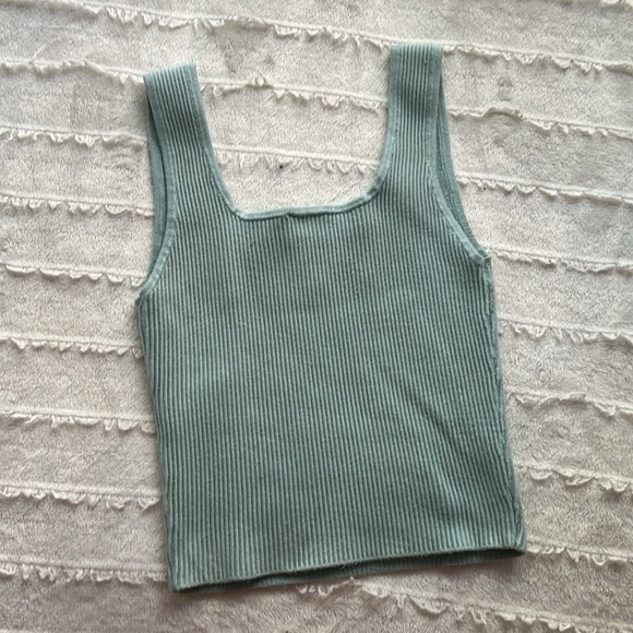 A&F Square Neck Ribbed Tank Size XS - Picture 3 of 3